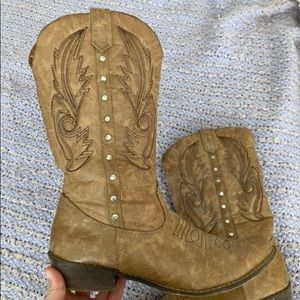BROWN COWBOY BOOTS